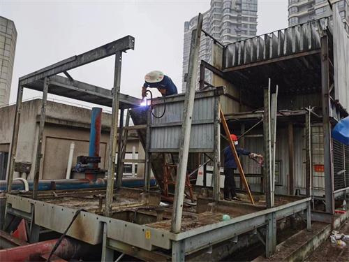 閉式冷卻塔與開式冷卻塔淬火液區(qū)別(閉式冷卻塔與開式冷卻塔的效率)